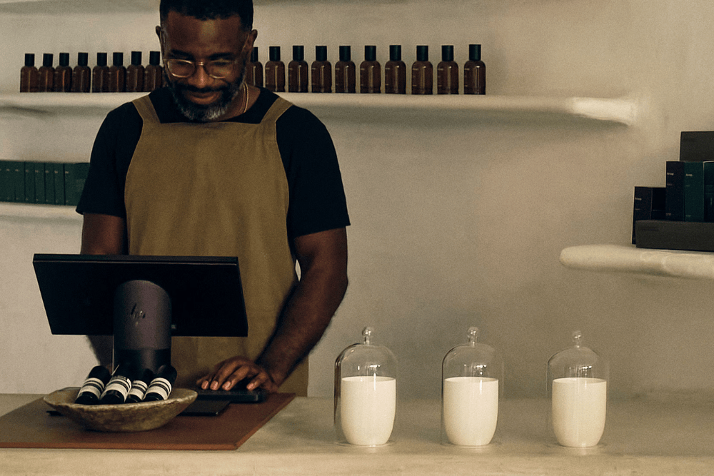 Reinventing the role of sales associates in concept stores